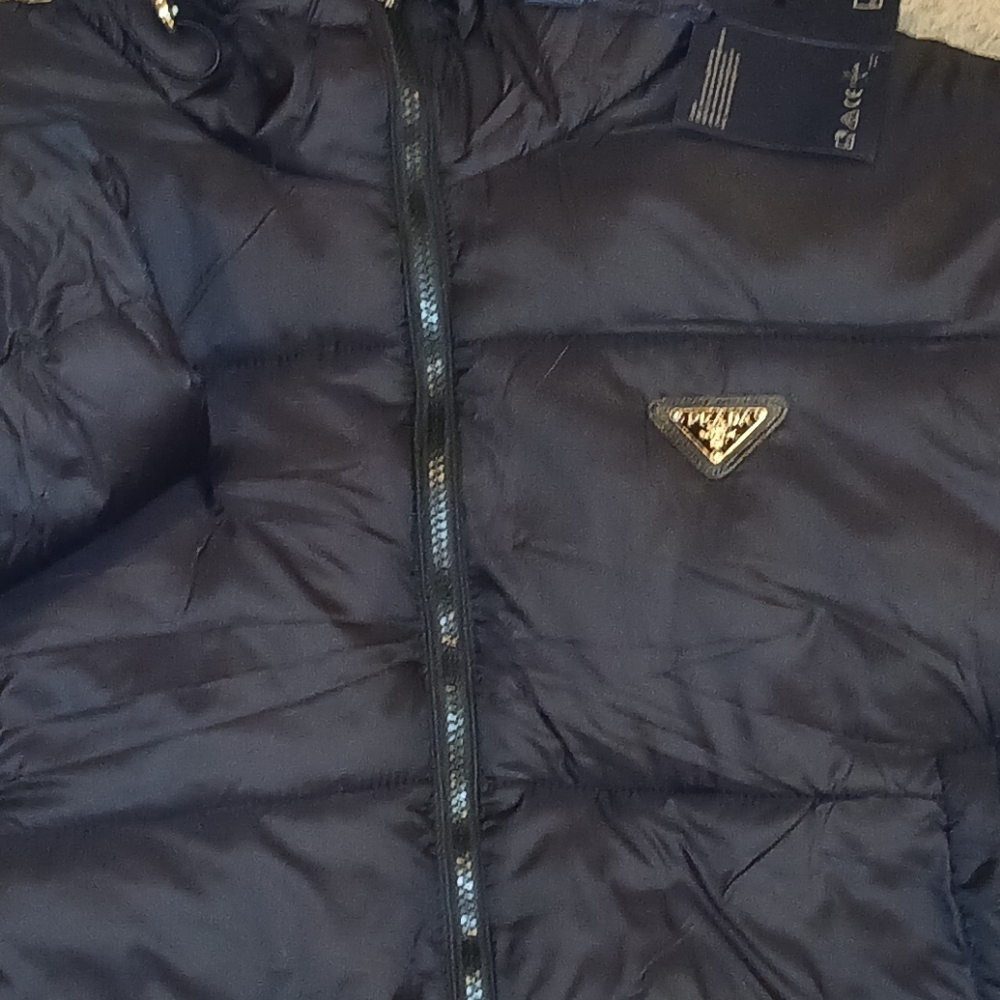 Prada Black Puffer Jacket with Hood Crop Mid Drift. - Picture 5 of 5